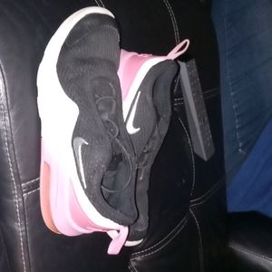 Nike air sneakers size 2Y